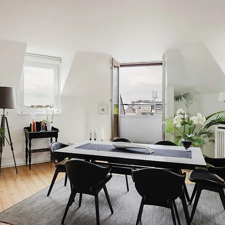 아파트 Exclusive Corner In Heart Of Oesterbro *